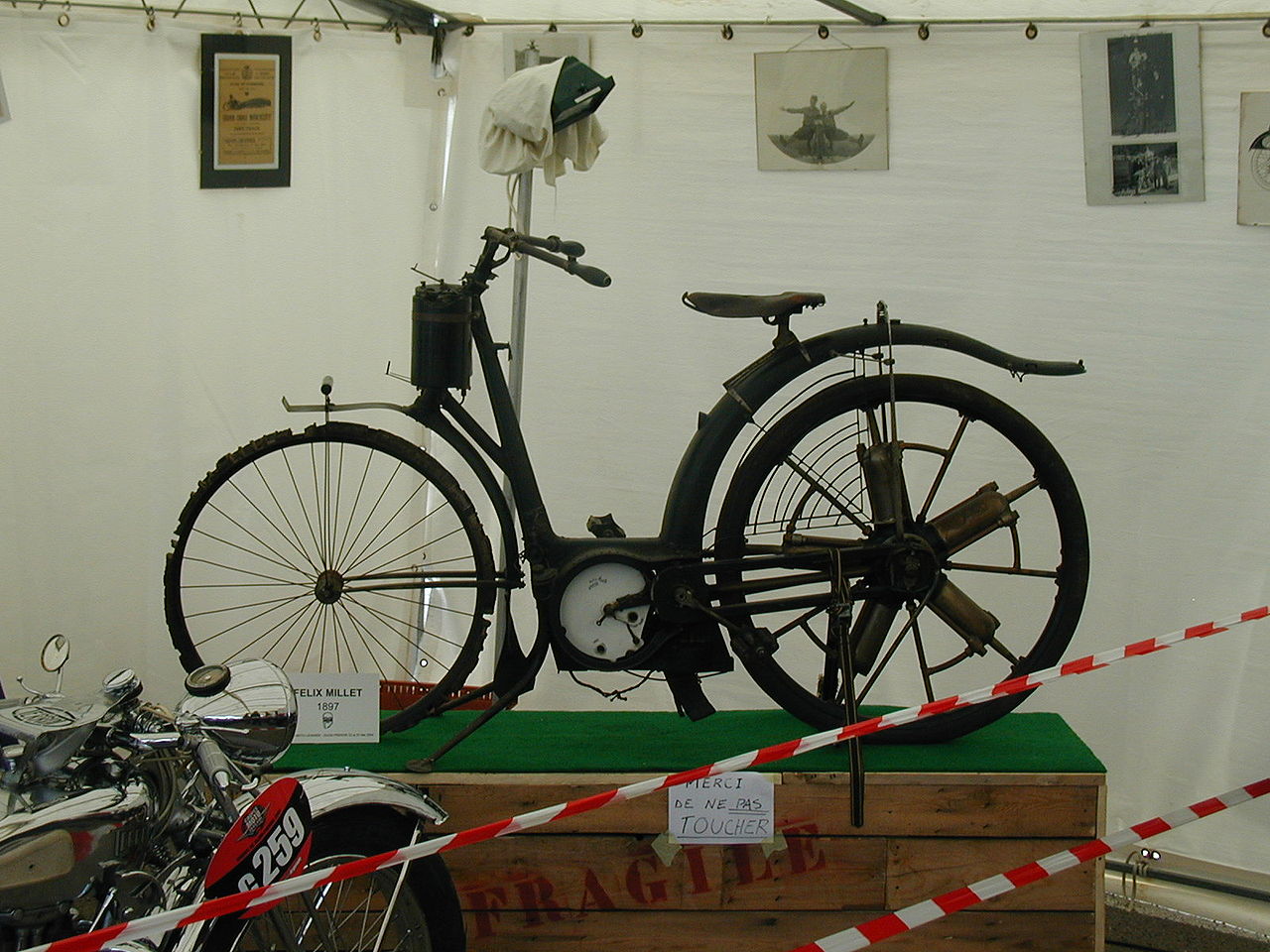 Felix Millet 1893 - Millet Motosiklet | Kaynak: Wikipedia EN