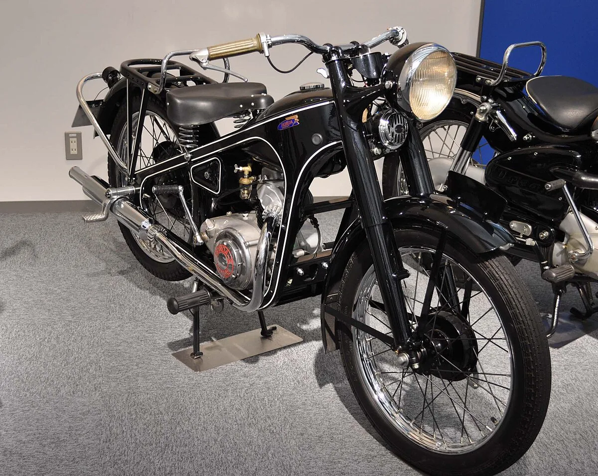 1951 Yılı - Honda Dream E-Type (146 cc / 4 Zamanlı) - Kaynak: Wikimedia Commons